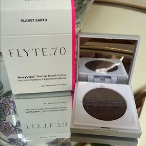 FLYTE.70 Planet Earth Hazyview Dense Eyeshadow New